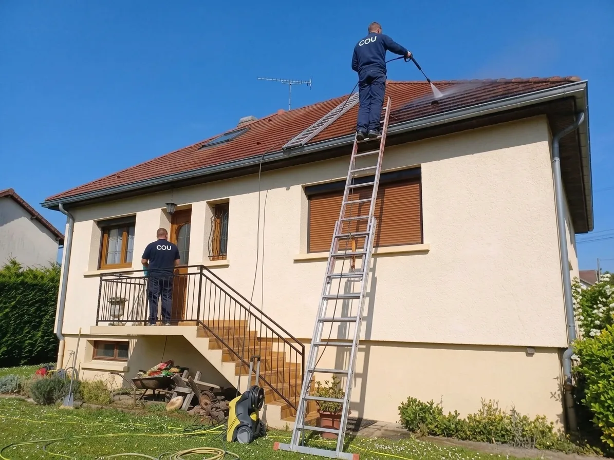 Démoussage de toiture à Villeparisis
